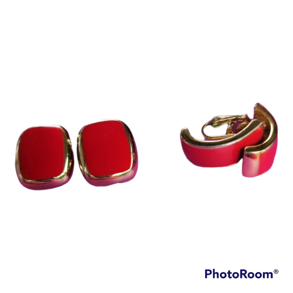 2 Pair Vtg Clip Earrings